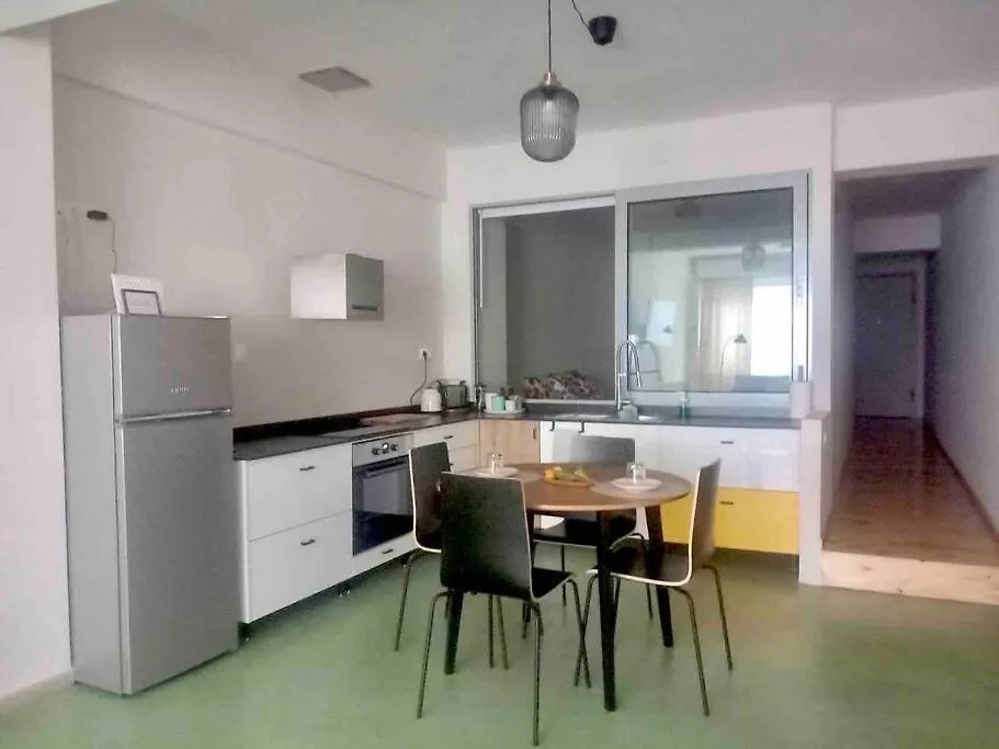 Specious Flat In Thessalonikiアパートホテル